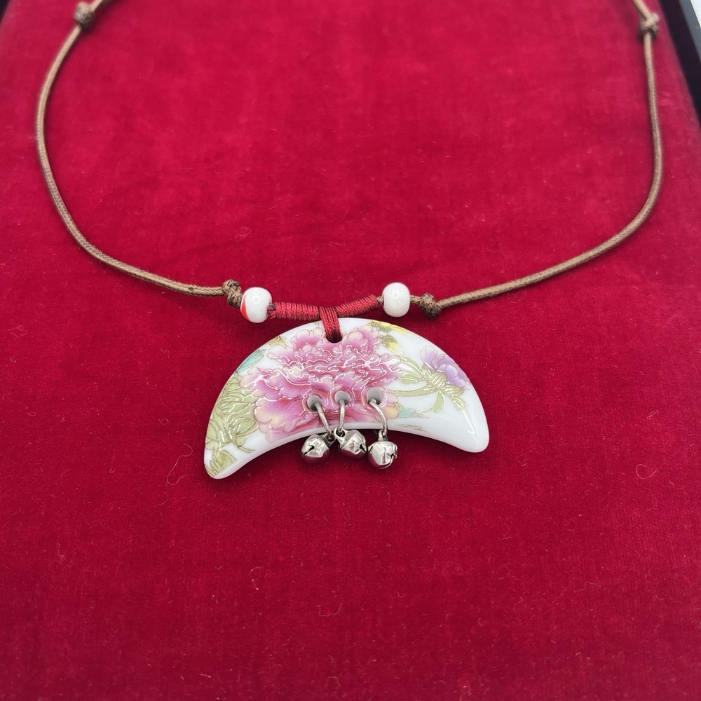 Pink‎ White Floral Painted Ceramic Flower Pendant  Necklace Vintage